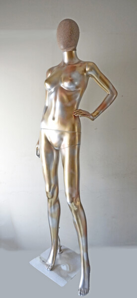 Skulptur mit dem Titel "Chrome Couture" von Sumit Ratta, Original-Kunstwerk, Sprühfarbe