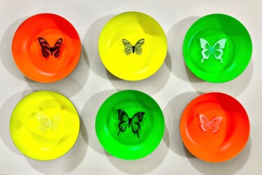 "Neon butterflies" başlıklı Heykel Sumit Ratta tarafından, Orijinal sanat, Paslanmaz Çelik Diğer sert panel üzerine monte ed…