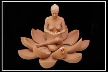 Escultura intitulada "Sparsh[For sale in…" por Supriya Shinde, Obras de arte originais, Bronze