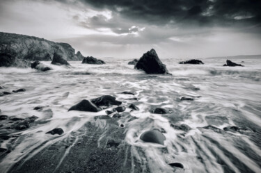 Fotografía titulada "Welsh Blue Surf" por Susan Maxwell Schmidt, Obra de arte original, Foto-montaje