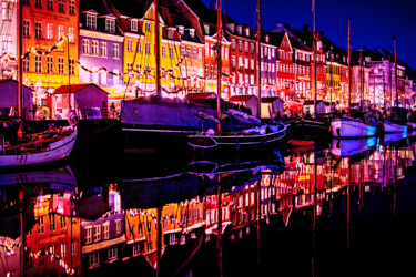 Fotografie getiteld "Nyhavn Harbor Copen…" door Susan Maxwell Schmidt, Origineel Kunstwerk, Digitale fotografie