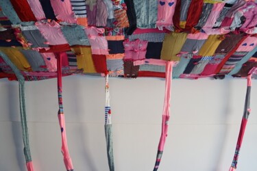 Скульптура под названием "Love Socks#4" - Susana Ribeiro, Подлинное произведение искусства, Ткань