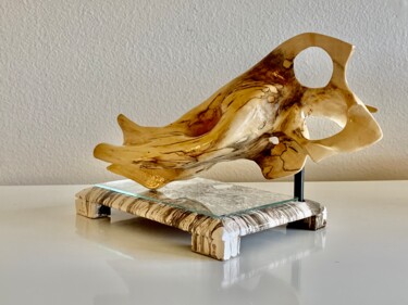 Scultura intitolato "Always A Woman" da Suzy Martin, Opera d'arte originale, Legno