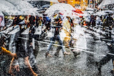 「RAINY DAYS IN TOKYO…」というタイトルの写真撮影 Sven Pfrommerによって, オリジナルのアートワーク, アナログプリント アルミニウムにマウント
