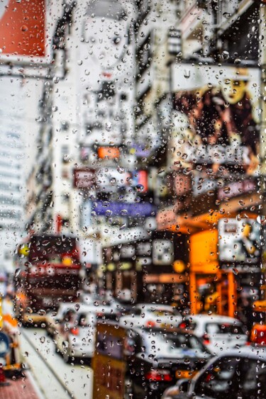 Fotografia intitolato "RAINY DAYS IN HONG…" da Sven Pfrommer, Opera d'arte originale, Stampa a pellicola Montato su Alluminio