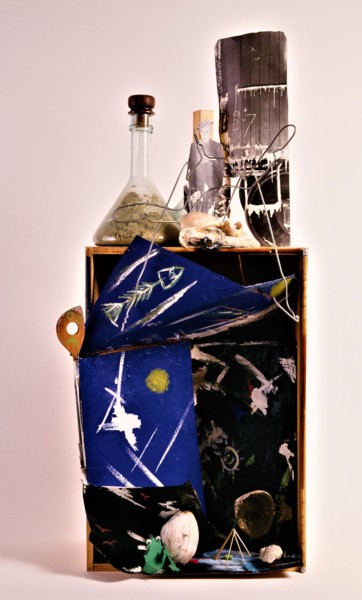 Sculpture titled "'un été Parisien'" by Sylvain Zabeth, Original Artwork, Cardboard