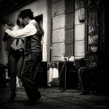 Photographie intitulée "La Barrica - Tango" par Sylvain Manguer, Œuvre d'art originale