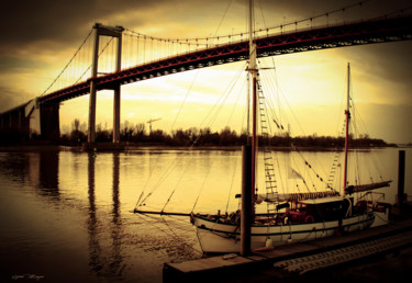 Sous le Pont d'Aquitaine Photographie intitulée "Sous le Pont d'Aqui…" par Manguer, Œuvre d'art originale