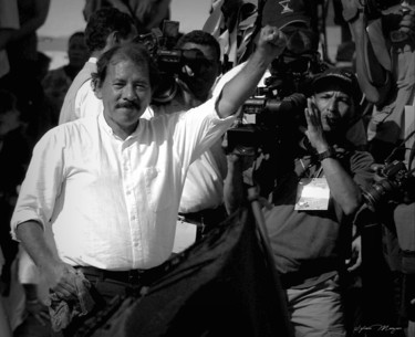 Photographie intitulée "Daniel Ortega - Nig…" par Sylvain Manguer, Œuvre d'art originale
