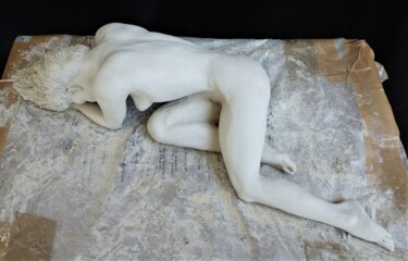 Sculpture intitulée "B'Elle endormie" par Sylvie Bourély (SB), Œuvre d'art originale, Terre cuite