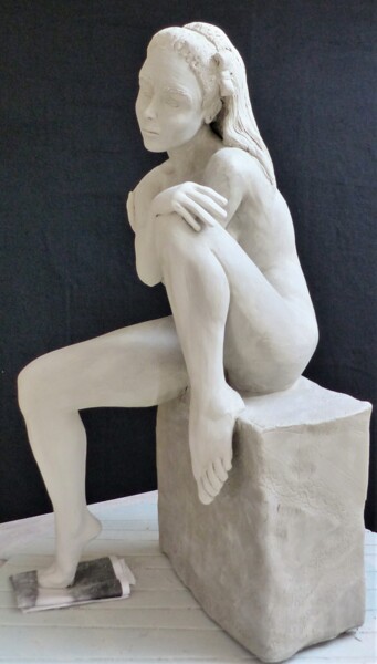 Sculpture titled "La rêveuse" by Sylvie Bourély (SB), Original Artwork, Terra cotta