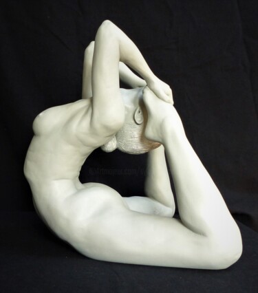 Sculpture titled "Perpétu'Elle .." by Sylvie Bourély (SB), Original Artwork, Clay