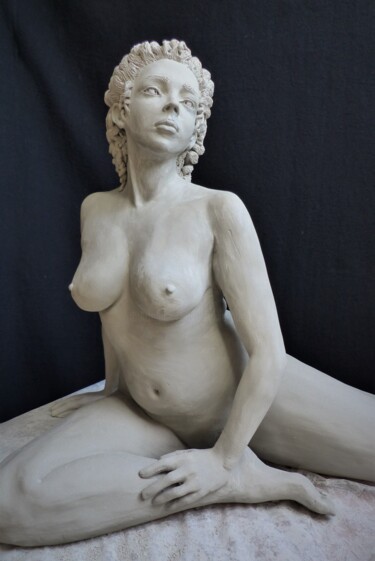 Sculpture titled "La charmeuse" by Sylvie Bourély (SB), Original Artwork, Clay