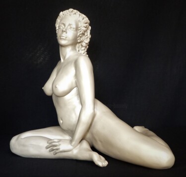 Skulptur mit dem Titel "LA CHARMEUSE .." von Sylvie Bourély (SB), Original-Kunstwerk, Ton