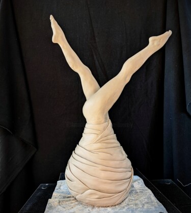 Sculpture titled "Grand angle" by Sylvie Bourély (SB), Original Artwork, Clay