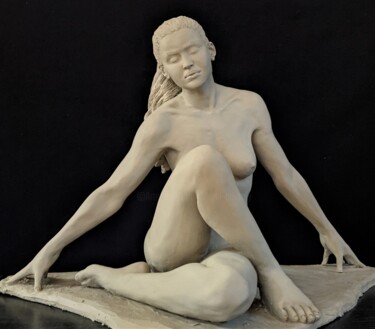 Sculpture titled "BECCA 2" by Sylvie Bourély (SB), Original Artwork, Clay