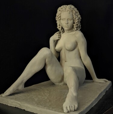 Skulptur mit dem Titel "IRINA" von Sylvie Bourély (SB), Original-Kunstwerk, Ton