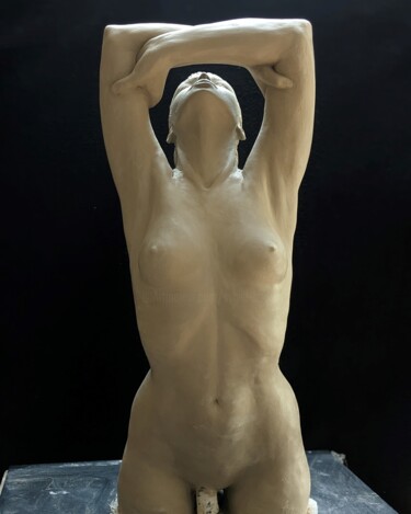 Sculpture titled "VAUNT N2" by Sylvie Bourély (SB), Original Artwork, Clay