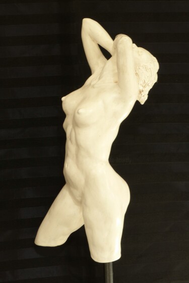 Sculpture titled "j'ose espérer..." by Sylvie Bourély (SB), Original Artwork, Terra cotta
