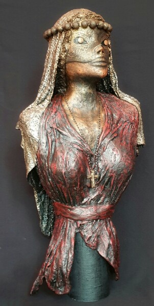 「La dame noire」というタイトルの彫刻 Sylvie Bublexによって, オリジナルのアートワーク, 紙の張り子