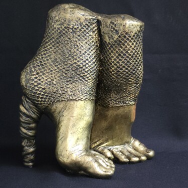 Sculpture titled "Les pieds d'or" by Sylvie Bublex, Original Artwork, Resin
