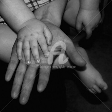 Photographie intitulée "petits pieds et pet…" par Sylvie Léandre, Œuvre d'art originale