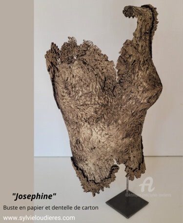 Скульптура под названием "Buste "Joséphine"" - Sylvie Loudieres, Подлинное произведение искусства, Бумага