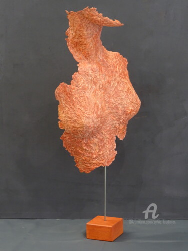 Escultura titulada "Cornaline" por Sylvie Loudieres, Obra de arte original, Papel