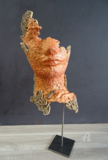 Escultura titulada ""Kate"" por Sylvie Loudieres, Obra de arte original, Papel