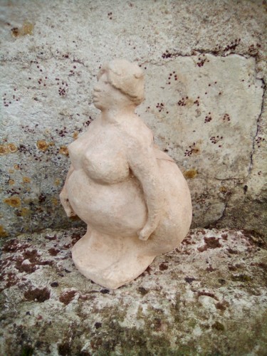 Sculpture intitulée "Boîte femme" par Sylvie Michel, Œuvre d'art originale, Ciment