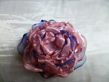 Design titled "Broche fleur "La My…" by Sylvie Moussier (La tête en fête), Original Artwork, Weddings