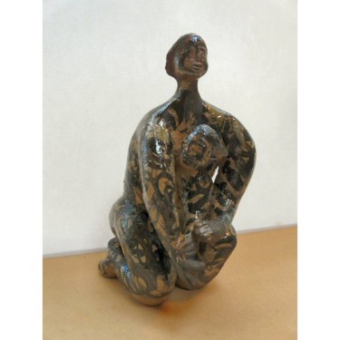 Escultura intitulada "PROTECTION" por Sylviehebrard, Obras de arte originais, Cerâmica