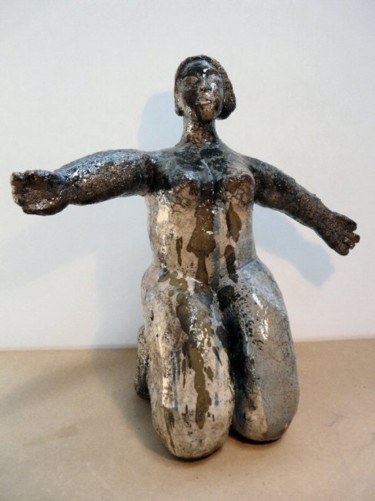Sculpture titled "Agenouillée" by Sylviehebrard, Original Artwork, Ceramics