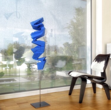 Sculpture intitulée "Blue swan 2015" par Sylvio Eisl, Œuvre d'art originale, Bois