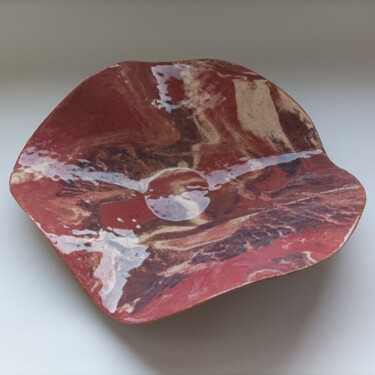 Design mit dem Titel "Red Marble" von Michał Szlaski, Original-Kunstwerk, Tischkunst