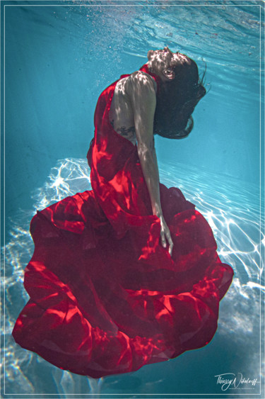 Photographie intitulée "Rose aquatique" par Thierry Nikolaeff, Œuvre d'art originale, Photographie numérique
