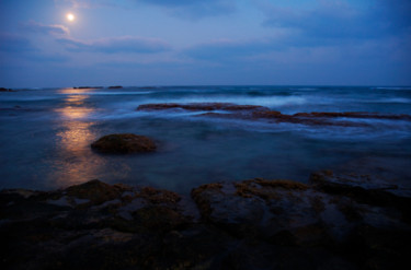 Fotografia zatytułowany „Moonset / Sunrise” autorstwa Tal Paz-Fridman, Oryginalna praca, Fotografia cyfrowa