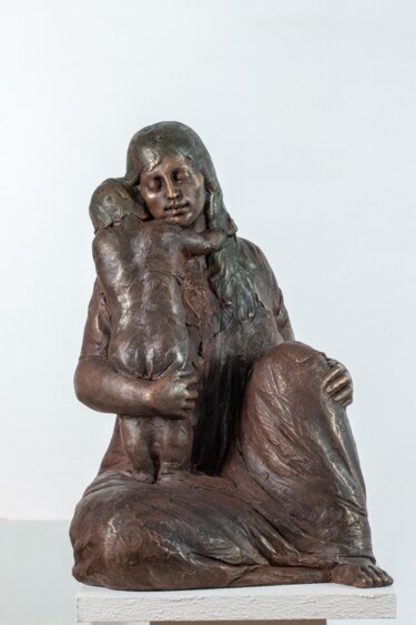 Скульптура под названием "Madre con bambino" - Tamas Podhraczky, Подлинное произведение искусства, Глина