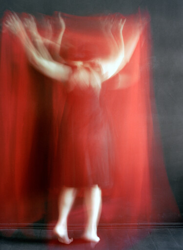 Fotografia zatytułowany „Le rouge et le noir” autorstwa Tania Serket, Oryginalna praca, Fotografia filmowa