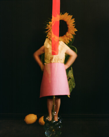 Fotografie getiteld "The sunflower fairy" door Tania Serket, Origineel Kunstwerk, Film fotografie