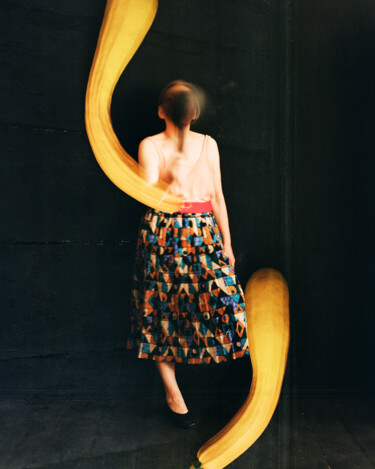 Fotografie mit dem Titel "Zucchini" von Tania Serket, Original-Kunstwerk, Analog Fotografie