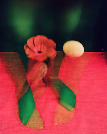 "Dip in red" başlıklı Fotoğraf Tania Serket tarafından, Orijinal sanat, Analog Fotoğrafçılık