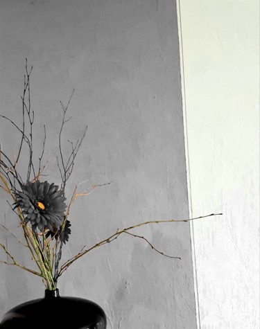 Photographie intitulée "black vase" par Tanja Niegsch, Œuvre d'art originale, Photographie numérique