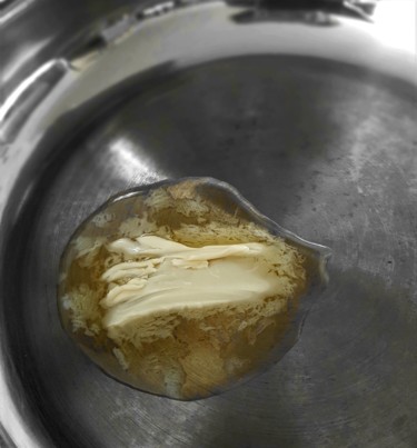 Photographie intitulée "melting butter" par Tanja Niegsch, Œuvre d'art originale, Photographie numérique