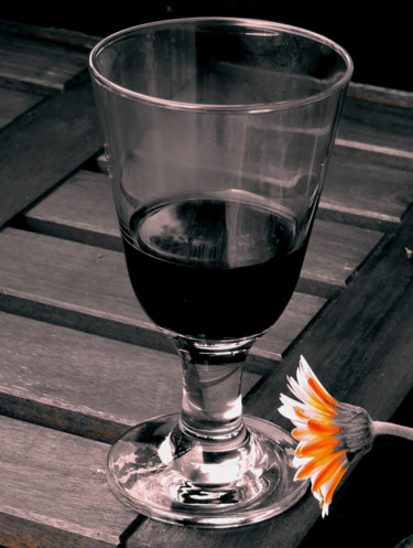 Photographie intitulée "glass of wine" par Tanja Niegsch, Œuvre d'art originale