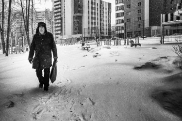Fotografie mit dem Titel "Two-tone winter 4" von Alexander Tarasenkov, Original-Kunstwerk, Nicht bearbeitete Fotografie