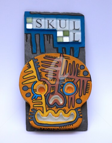 Escultura titulada "Skull sur ardoise" por Tarek Ben Yakhlef, Obra de arte original, Acrílico