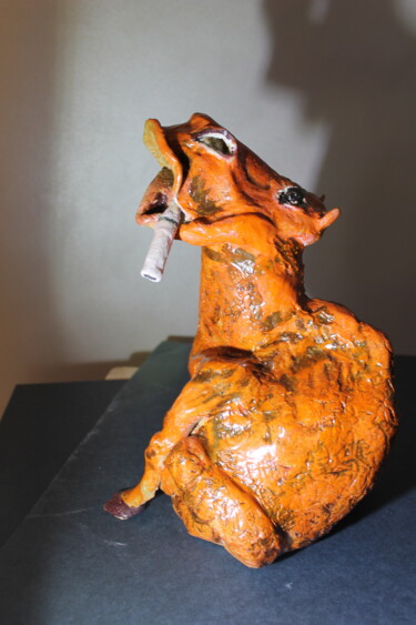 Skulptur mit dem Titel "Camel smoking Camel" von Tatiana Efremova, Original-Kunstwerk, Keramik