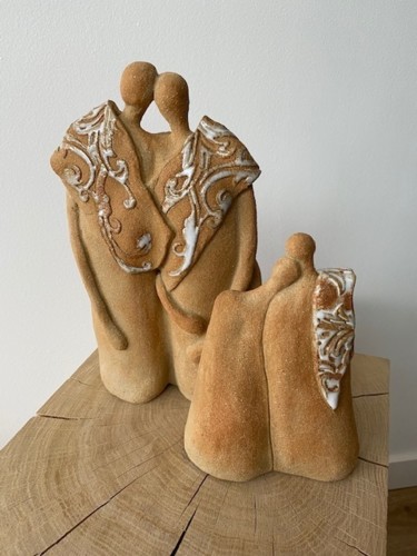 Sculpture titled "Family of the earth" by Lilya Terre En Ailes, Original Artwork, Terra cotta