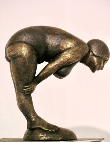 WOMAN SWIMMER - small bronze sculpture Sculpture intitulée "WOMAN SWIMMER - sma…" par Tetiana Albitska-Kostomarova, Œuvre d'art originale, Bronze